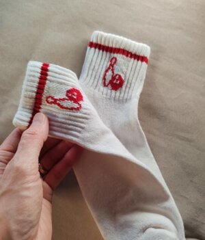 Chaussettes courtes femme (bordure rouge)